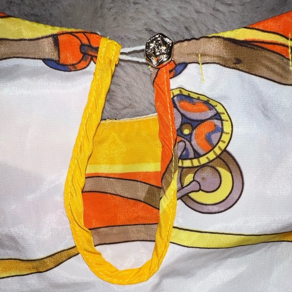 Chic & Elegant Bebe Scarf Print Sleeveless Top - Picture 9 of 12